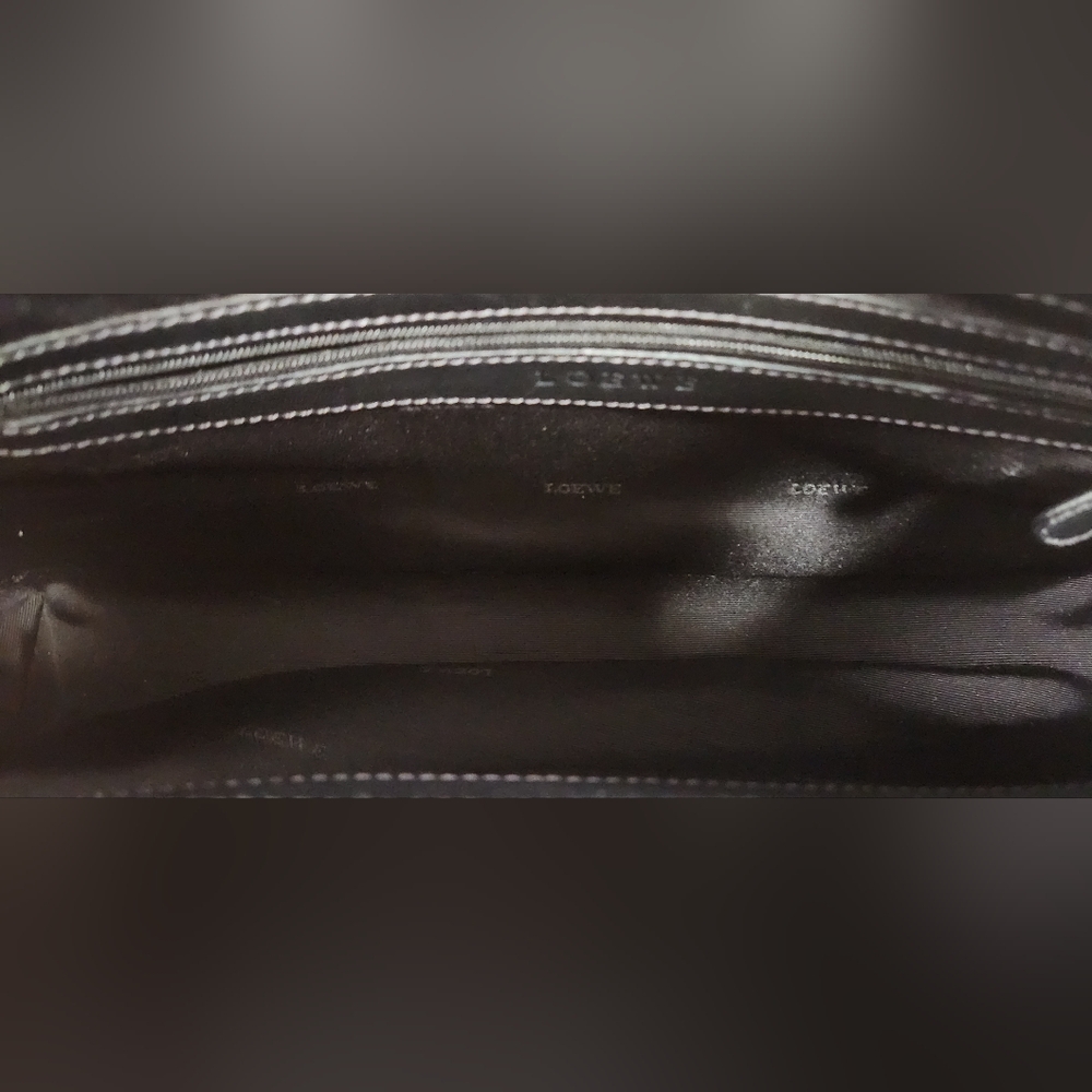 Loewe Camoscio Anagram Bag - Picture 15 of 16